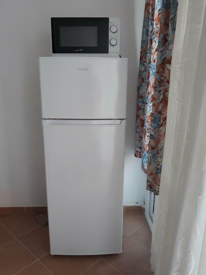 Apartments Jovanic With 2 Bedrooms Sutomore Bilik gambar